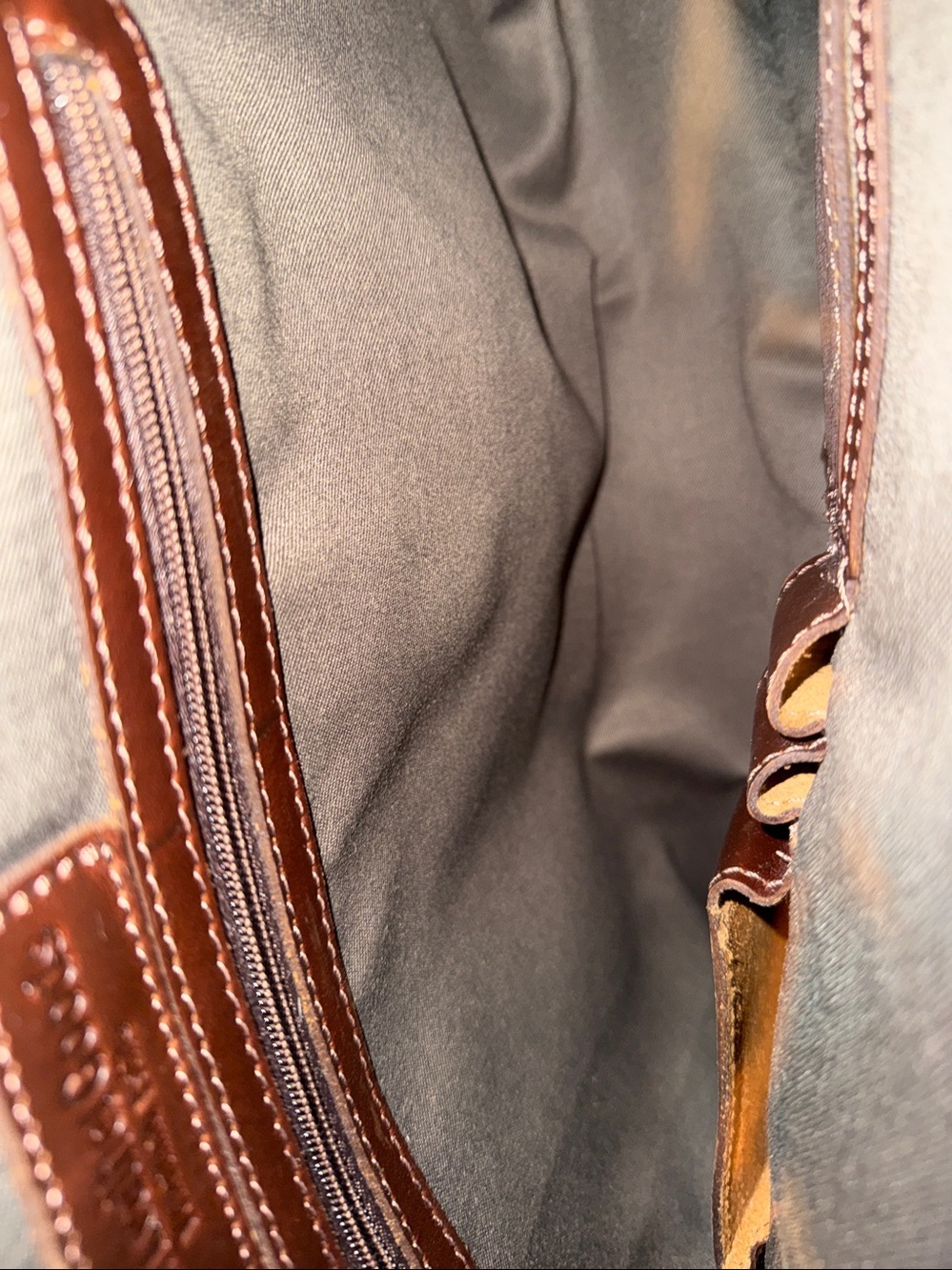 Premium Brown Leather Travel Duffel Bag - Women's/Men ‘s Travel Bag - Picture 10 of 12